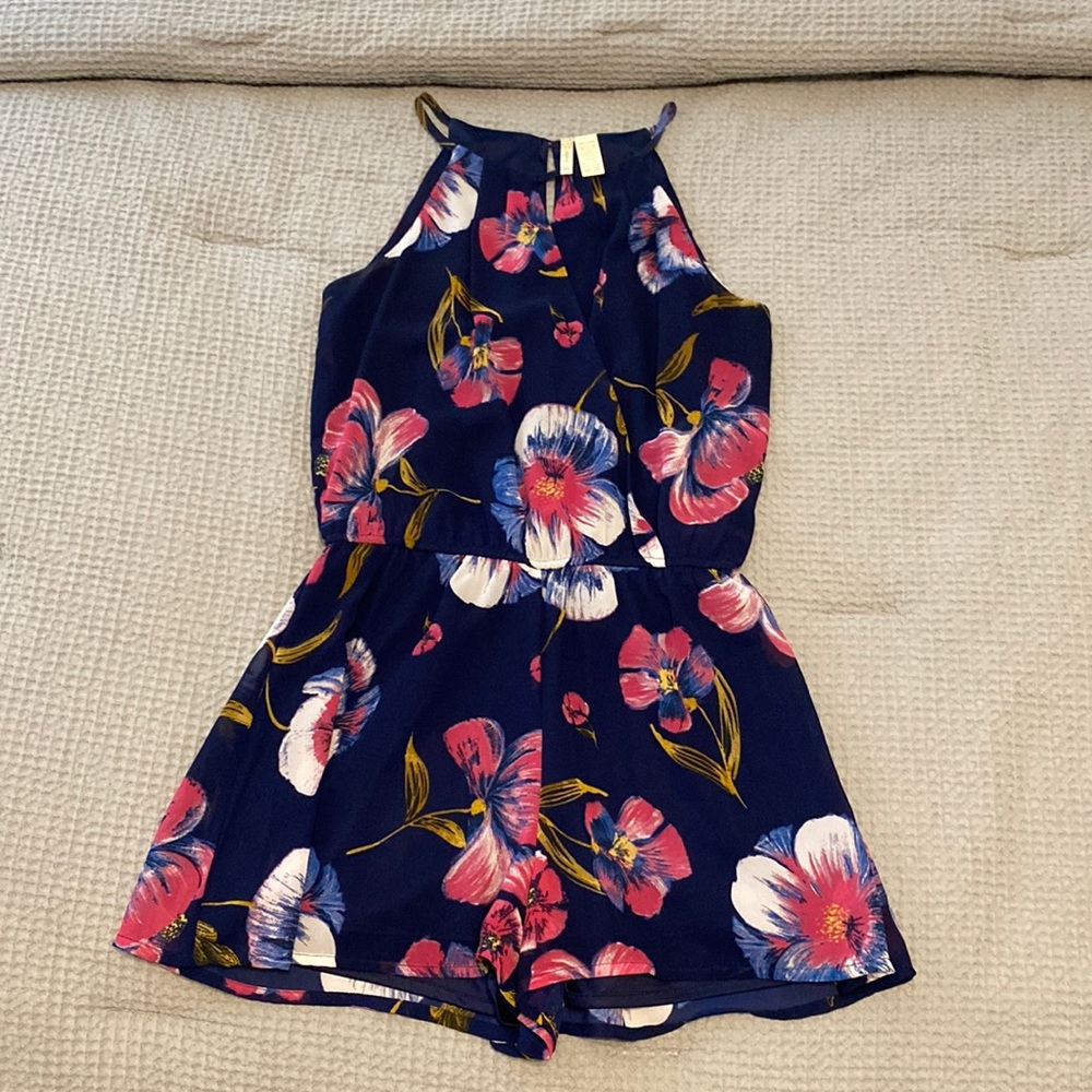 Size M floral romper
